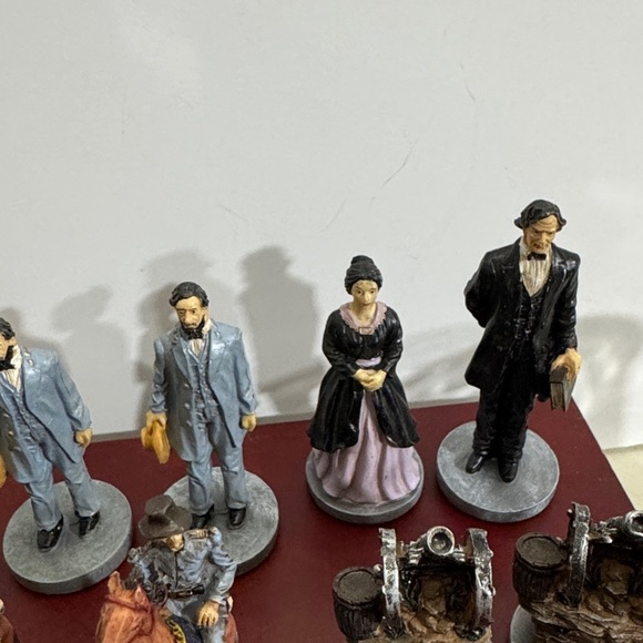 Vintage American Civil War Chess Figurine Set. Hand painted Complete set of 32 - Picture 7 of 9